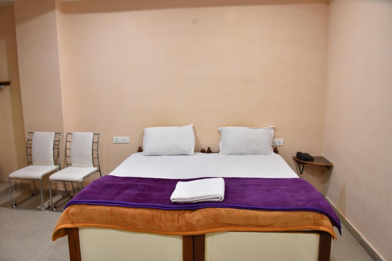 Hotel Sarweshwary Varanasi Eksteriør billede