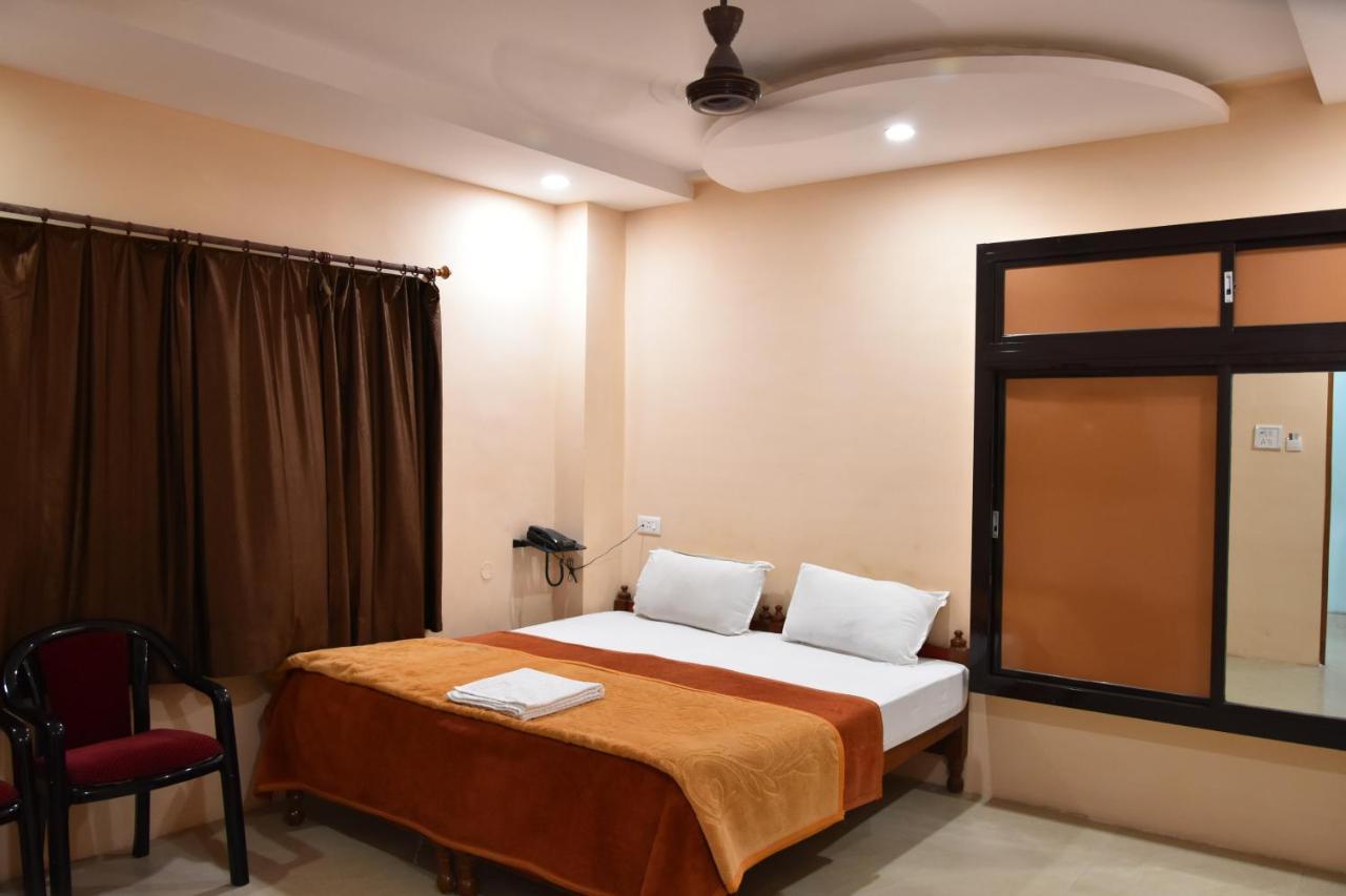 Hotel Sarweshwary Varanasi Eksteriør billede