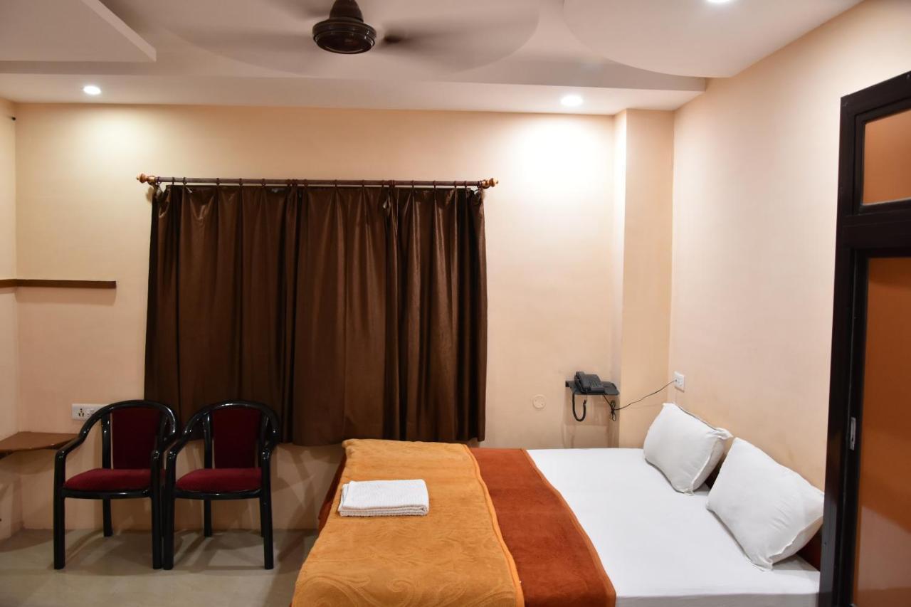 Hotel Sarweshwary Varanasi Eksteriør billede