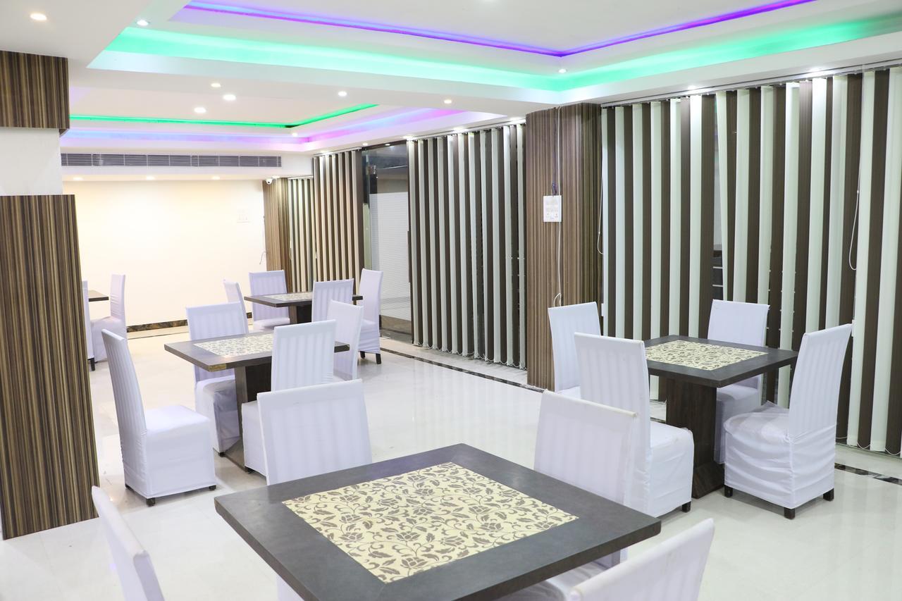 Hotel Sarweshwary Varanasi Eksteriør billede