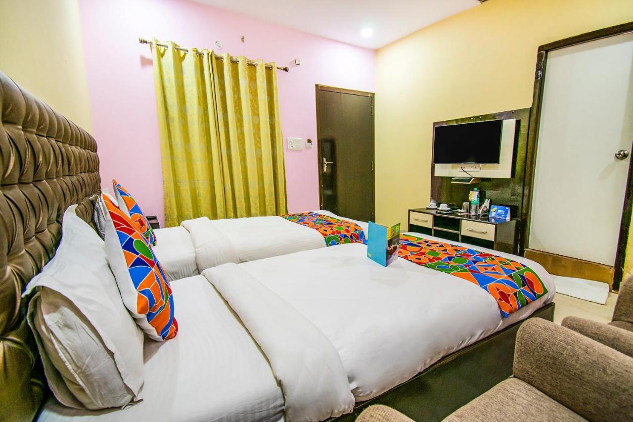 Hotel Sarweshwary Varanasi Eksteriør billede