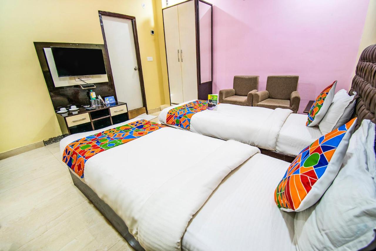 Hotel Sarweshwary Varanasi Eksteriør billede